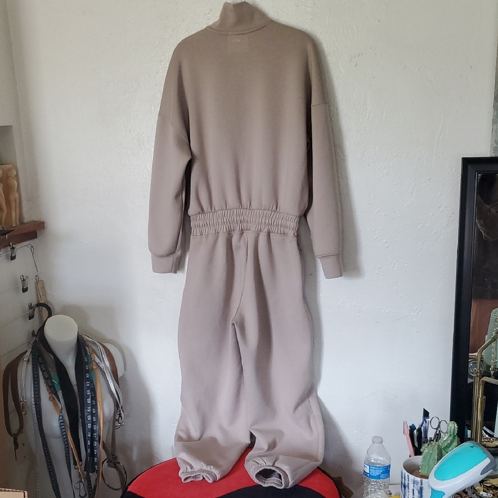 Women's Casual Drawstring Jogger Pants in Beige - Picture 12 of 13